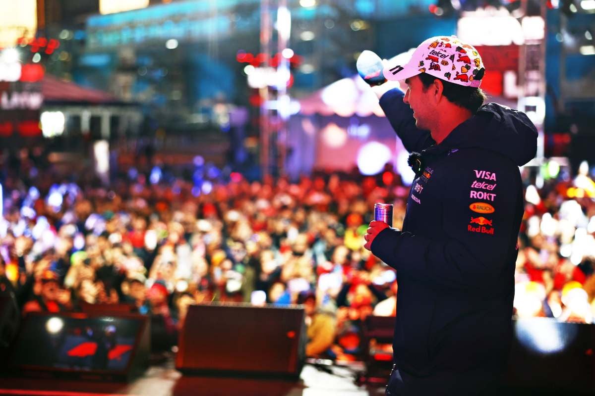 Checo recibió el reconocimiento por su desempeño en 2023