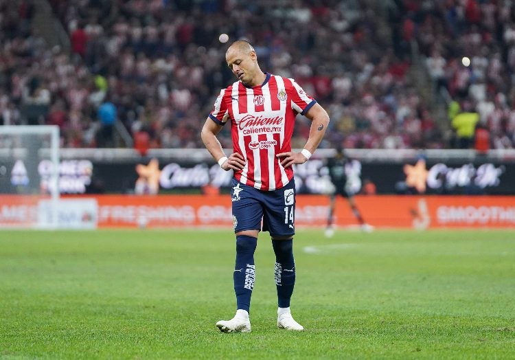 Javier Hernández durante el partido del Play-In