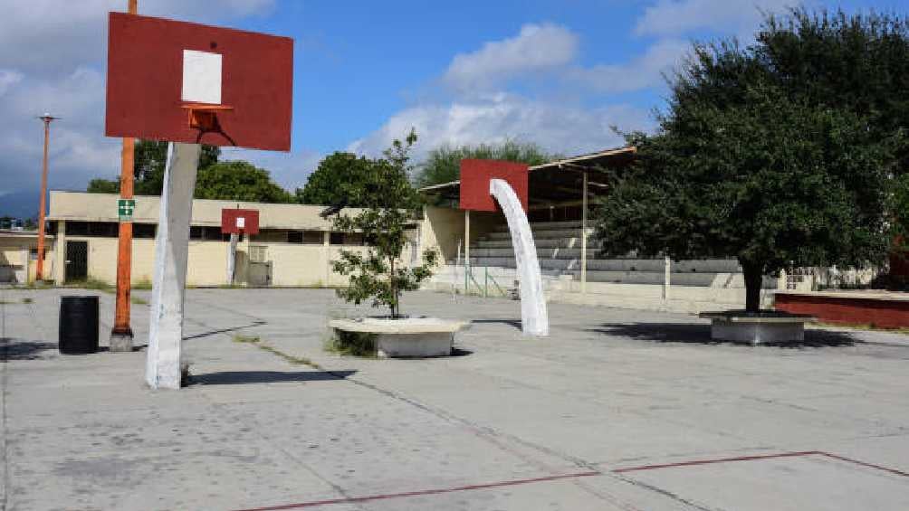 Las escuelas de educación básica del país permanecerán cerradas más de dos semanas. 