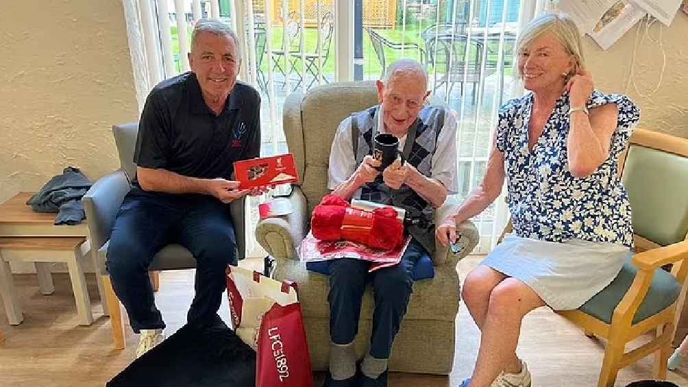 El hombre era aficionado del equipo de futbol inglés Liverpool.