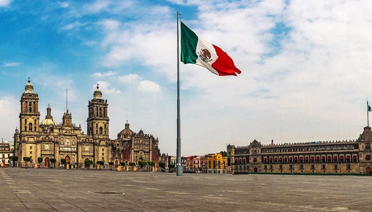 El Zócalo se convertirá en un playa para diversión de los capitalinos.