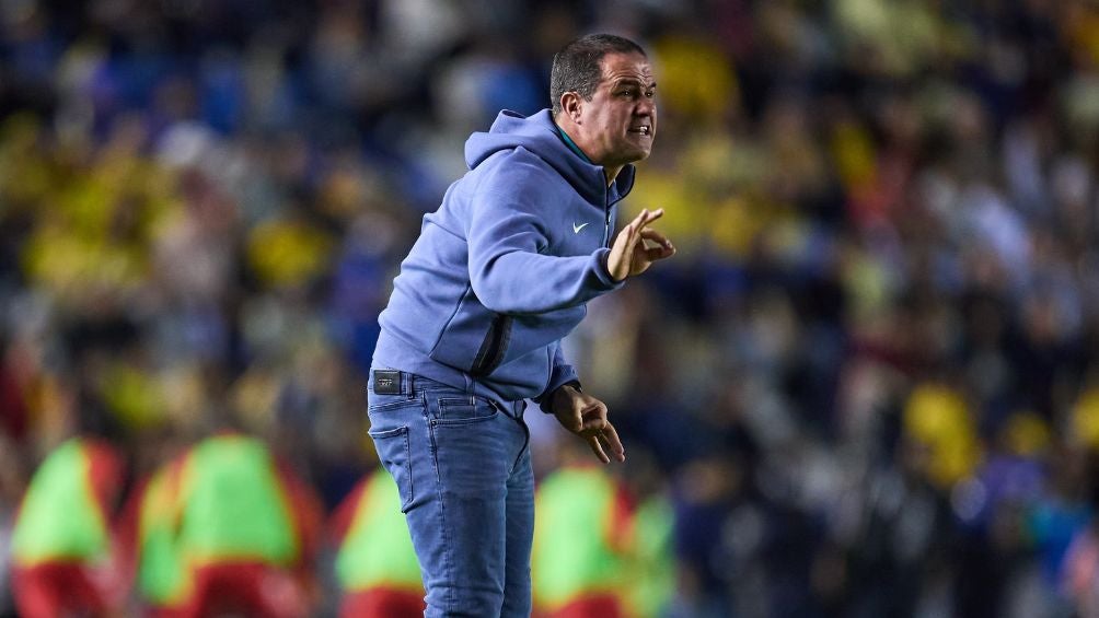 André Jardine en el duelo ante Toluca