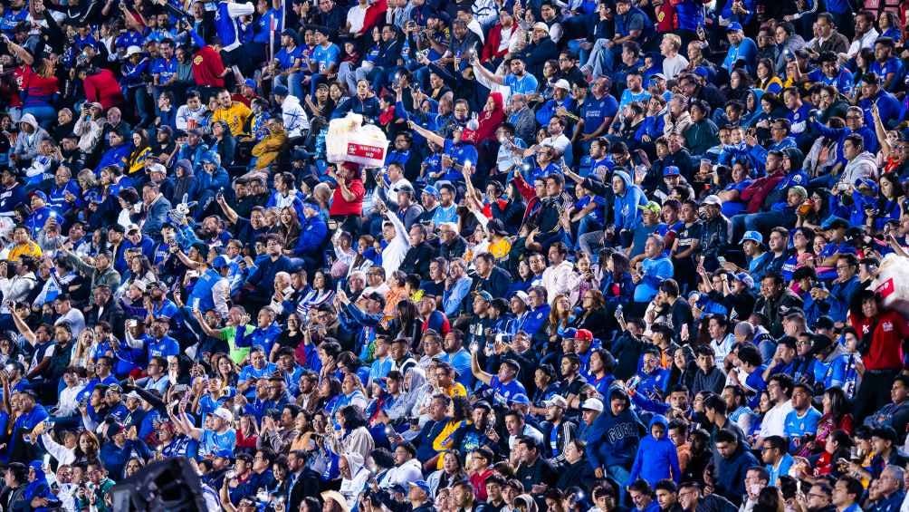 Afición celeste en el estadio