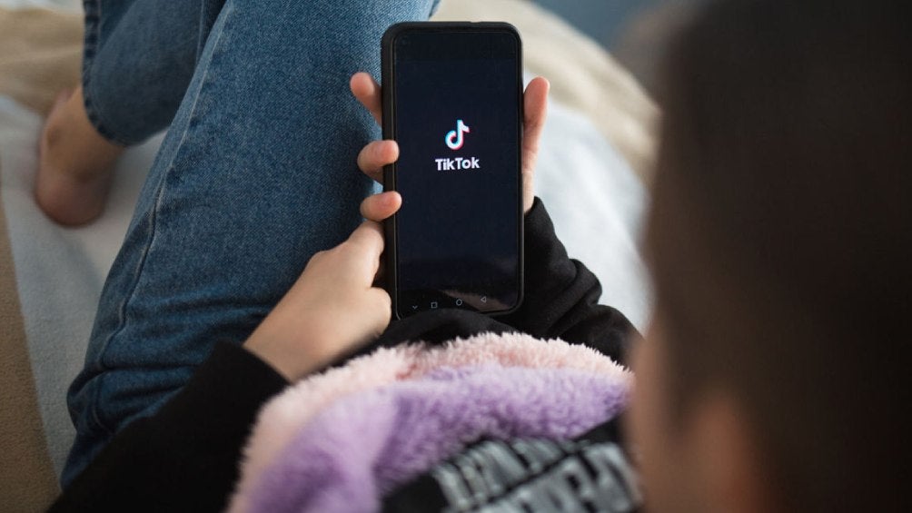 TikTok implementa nuevas medidas como parte de su estrategias para proteger a los menores de edad 