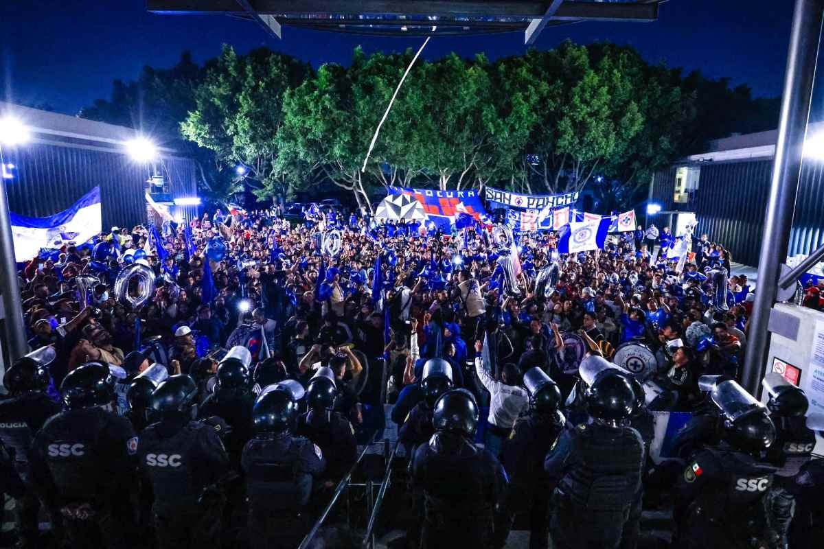 La afición celeste confía en la remontada de su equipo 