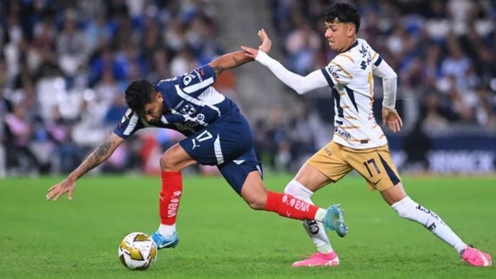 Pictures of Rayados vs Pumas