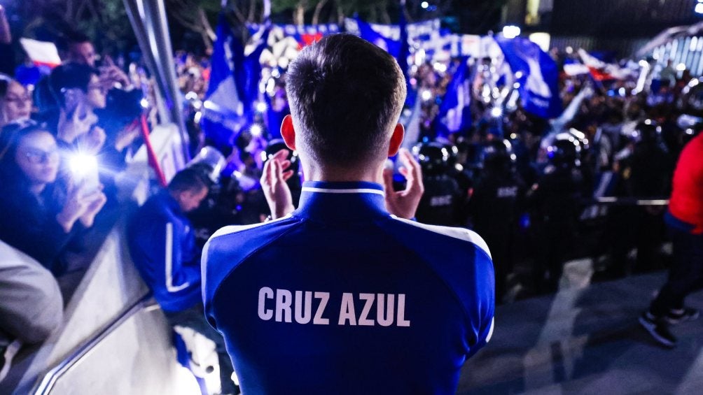 Anselmi y jugadores de Cruz Azul comparten video de aliento