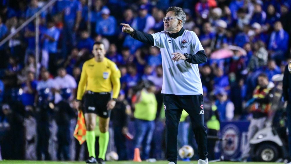 Osorio durante el partido ante Cruz Azul