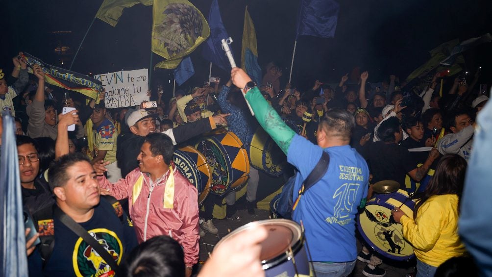 América recibe serenata en Toluca previo a Vuelta de Cuartos de Final