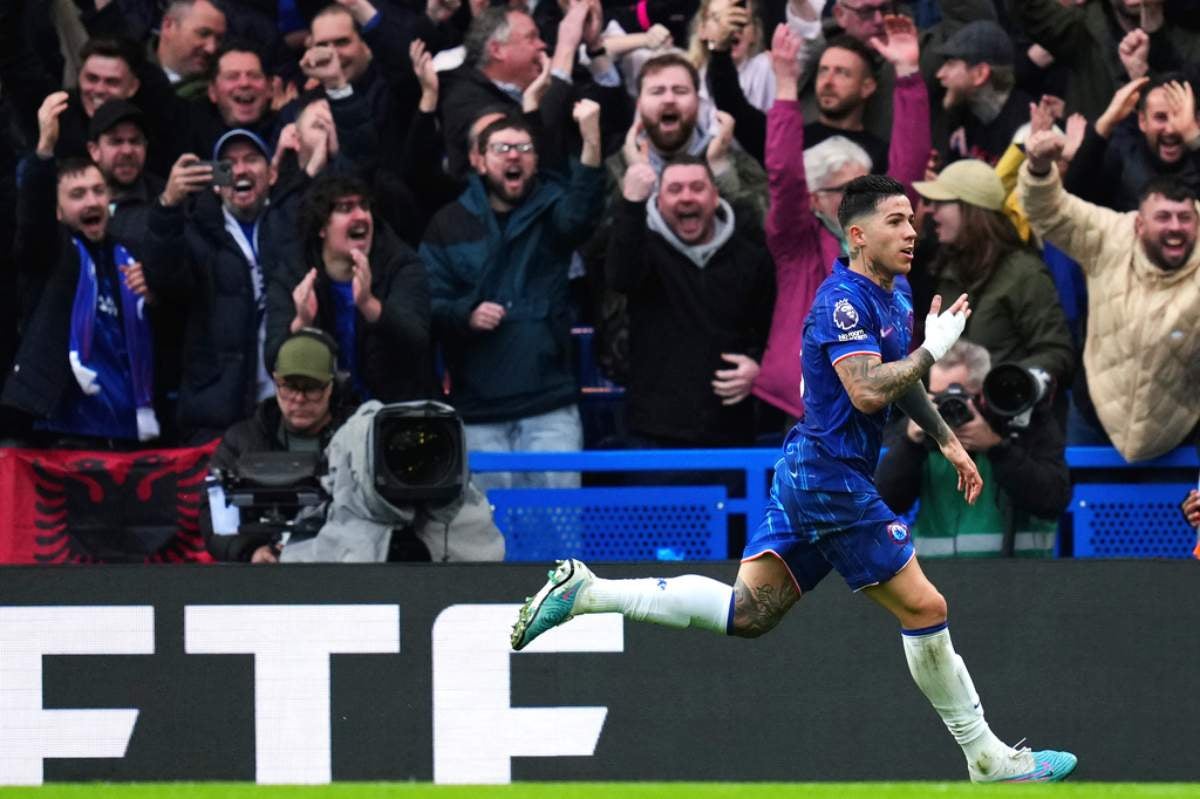 Enzo Fernández hizo el segundo gol de los Blues 