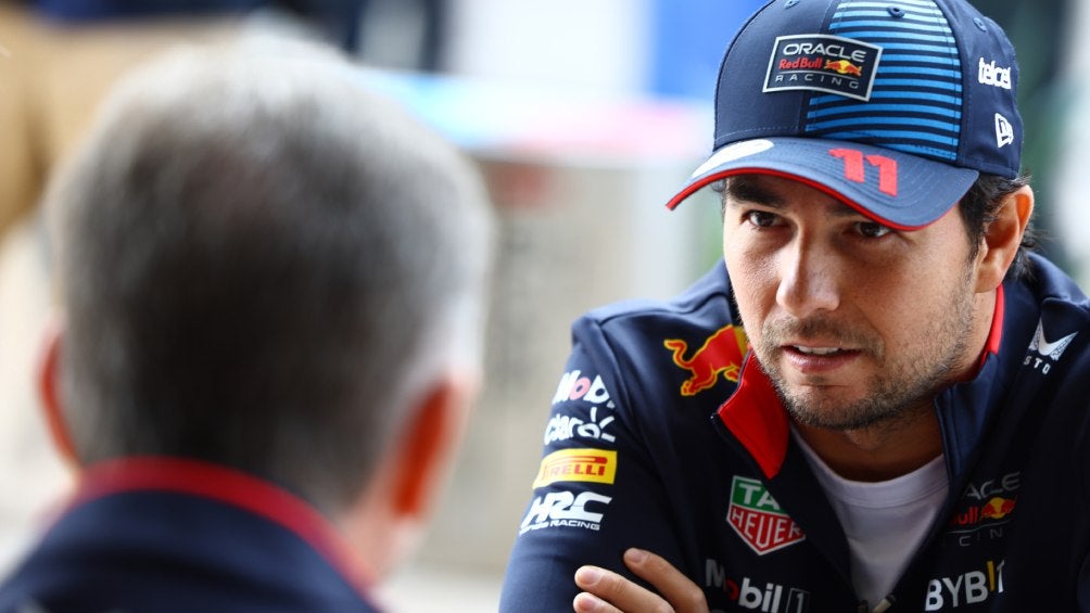 Checo Pérez se "reunió" con Horner y Marko