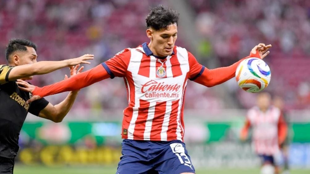 Chivas ha pedido 11 mdd a Cruz Azul por el central