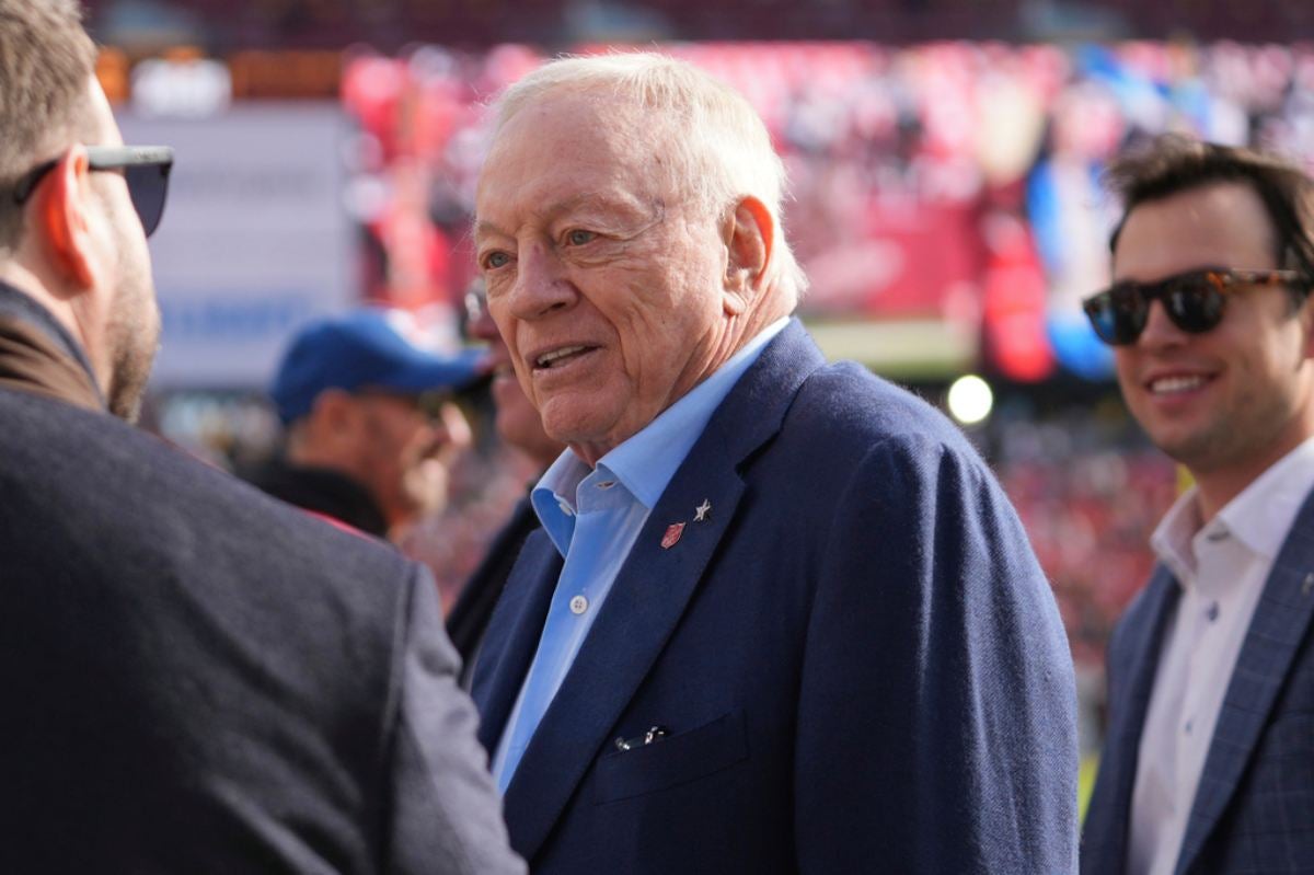 Jerry Jones encabeza el grupo de la NFL interesado en invertir 