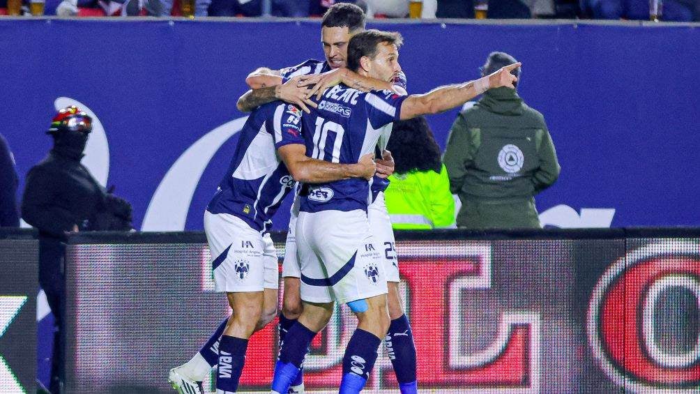 Rayados festeja el primer gol