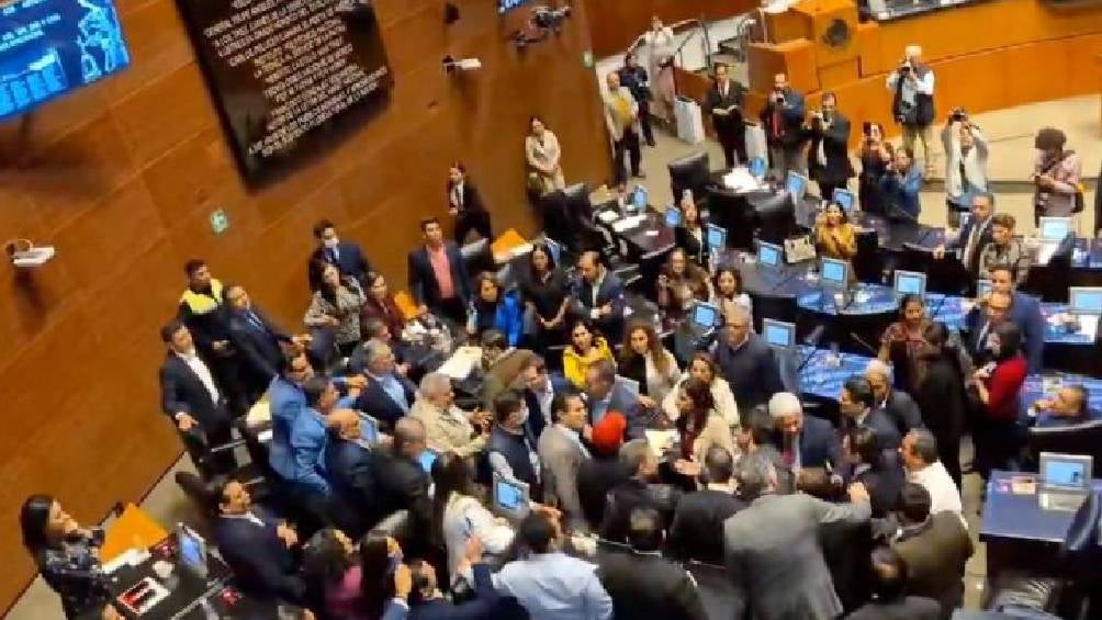 En una sesión del Senado de la República, se produjo un altercado entre los legisladores de Morena y del PAN