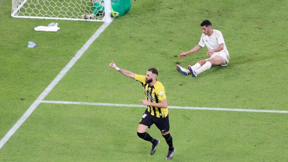 ¡Reencuentro! Benzema anota gol y vence a Cristiano Ronaldo en Arabia 