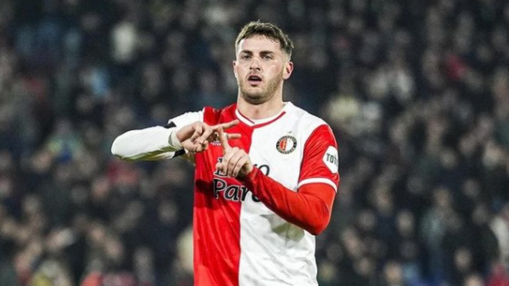 DT de Feyenoord confirma recuperación total de Santiago Giménez y apunta a titularidad