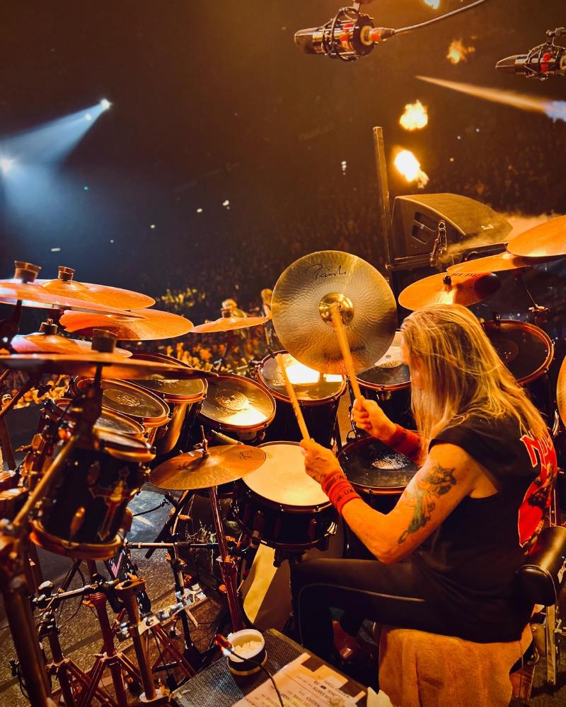 Nicko McBrain cambia la música por sus empresas de comida.