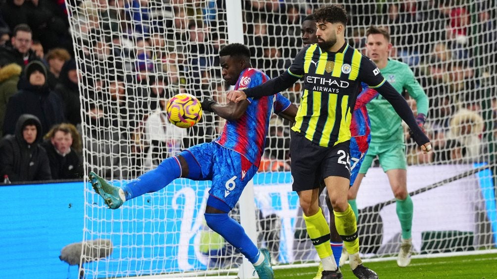 Manchester City deja ir puntos tras el empate ante Crystal Palace 