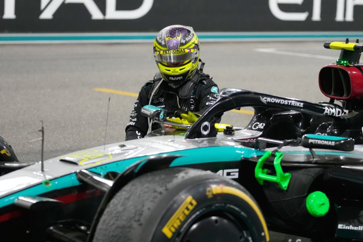 Hamilton tuvo una emotiva despedida con las Flechas Plateadas