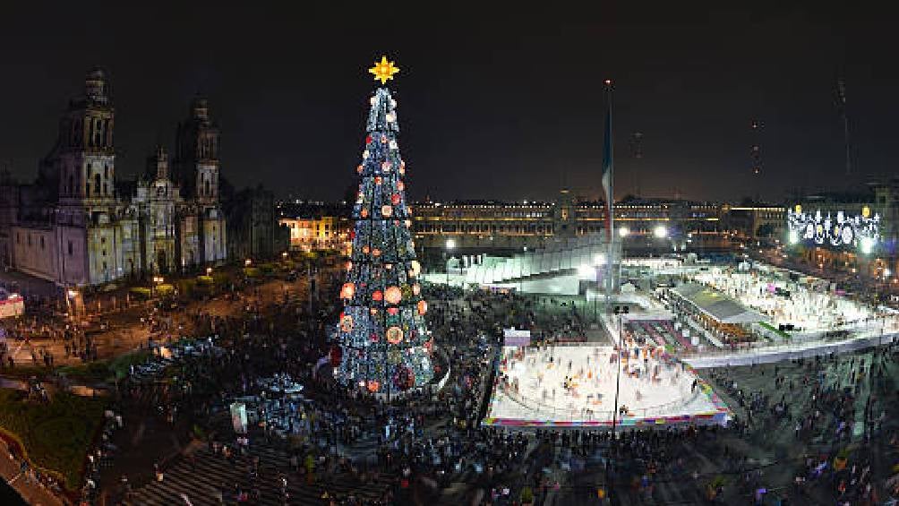 La Ciudad de México se ilumina con colores navideños, ya que cada alcaldía organiza diversas actividades, incluyendo el encendido de árboles.