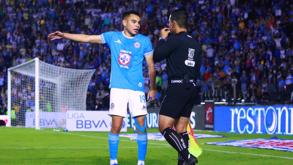 Jugadores de Cruz Azul sí se quejaron del arbitraje