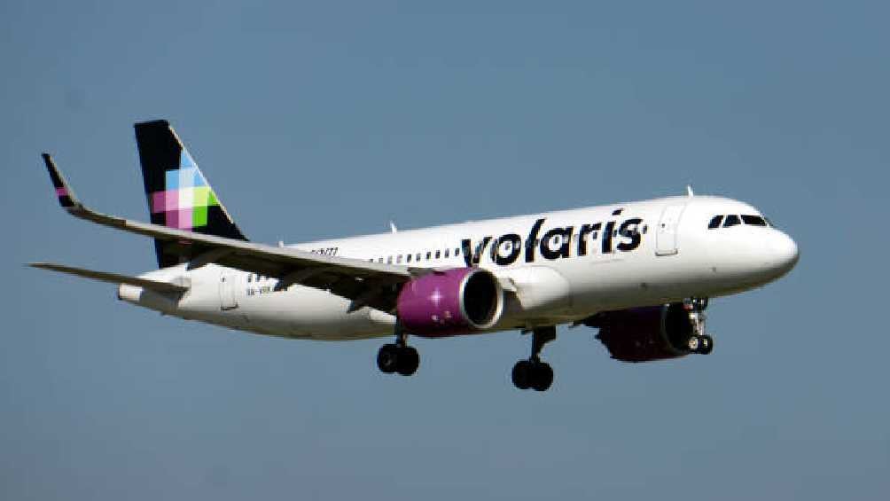 Pasajero de Volaris intenta desviar por “la fuerza” vuelo hacia Estados Unidos