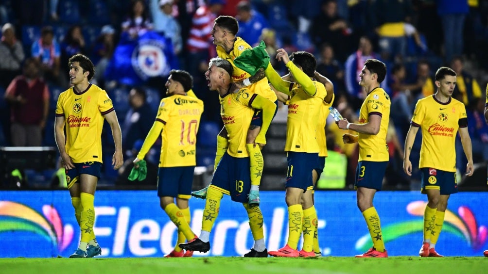 Néstor Araujo celebra con Jardine tras avanzar a la Final: "Eres un cabr..."