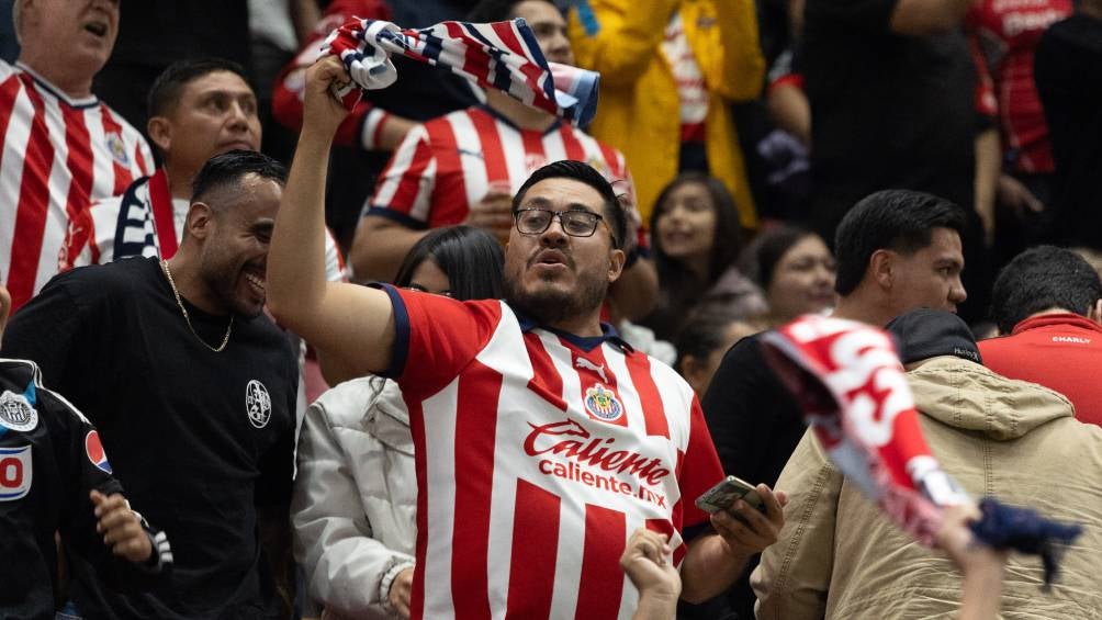 Los aficionados de Chivas generaron altercados