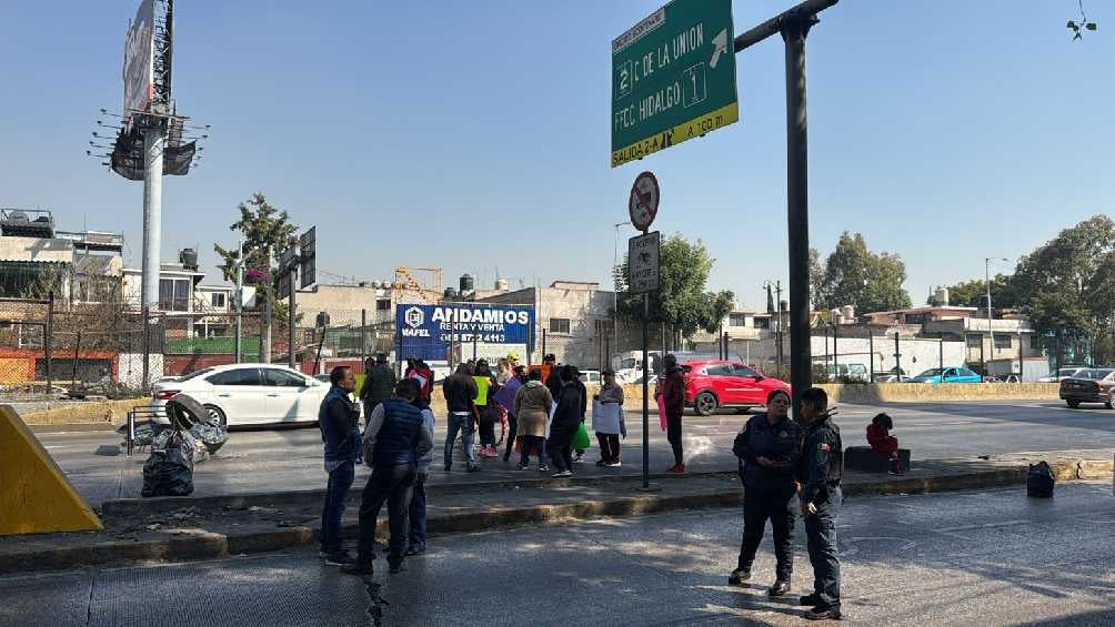 Los vecinos denuncian una construcción ilegal en la calle Peñoles. 