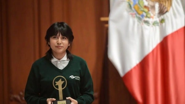 La estudiante Ángela Elena Olazarán Laureano es la mejor estudiante de mundo