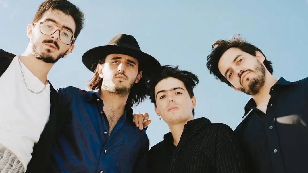 Morat es una banda colombiana con éxitos como "Besos en Guerra". 