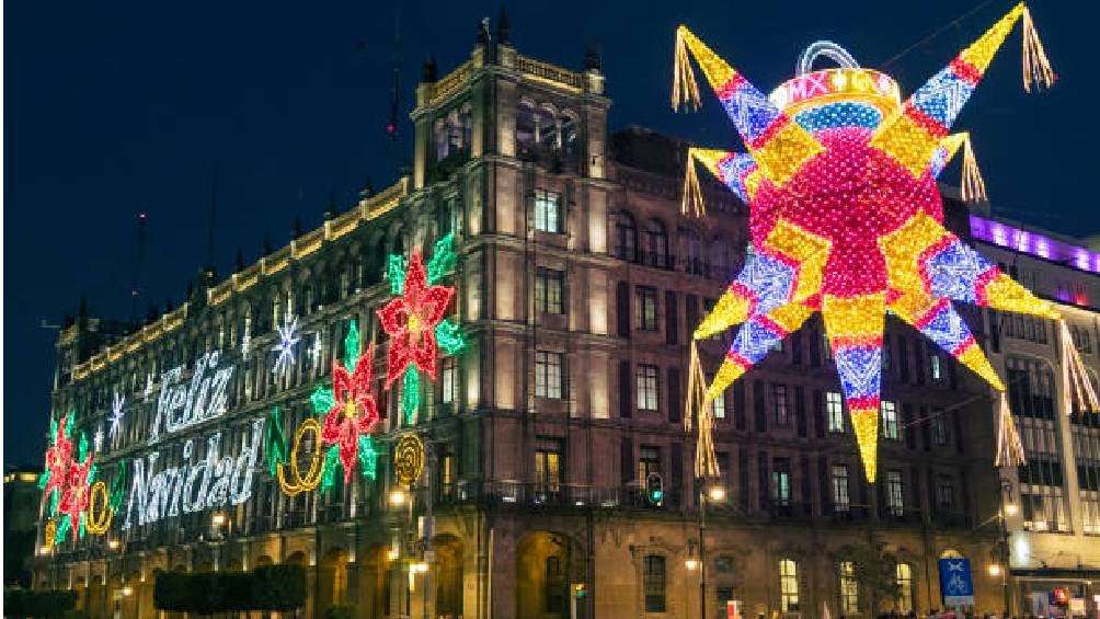 Anualmente en la CDMX se colocan adornos alusivos a las fiestas decembrinas. 