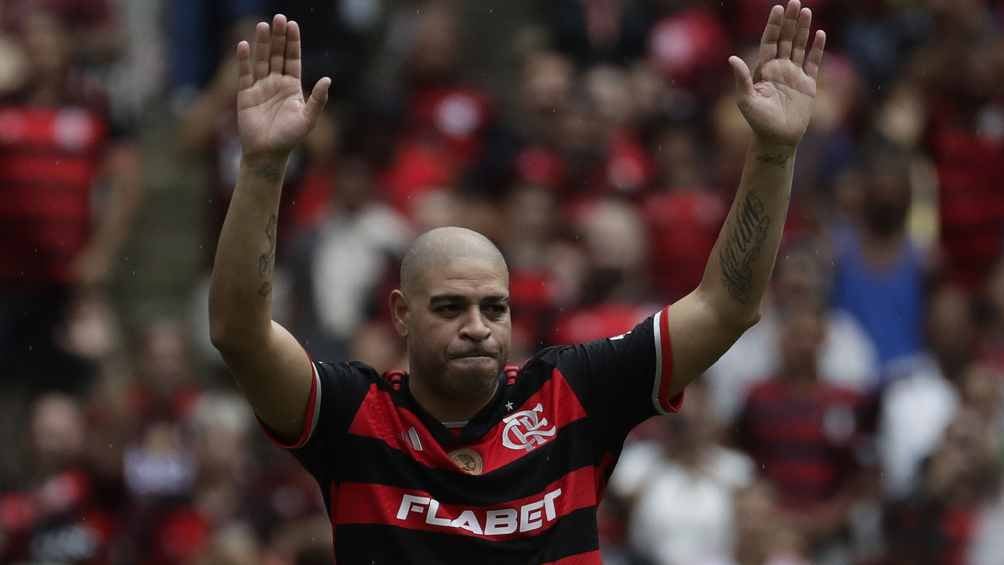 Adriano, futbolista brasileño, recibió un emotivo mensaje de su padre gracias a la IA