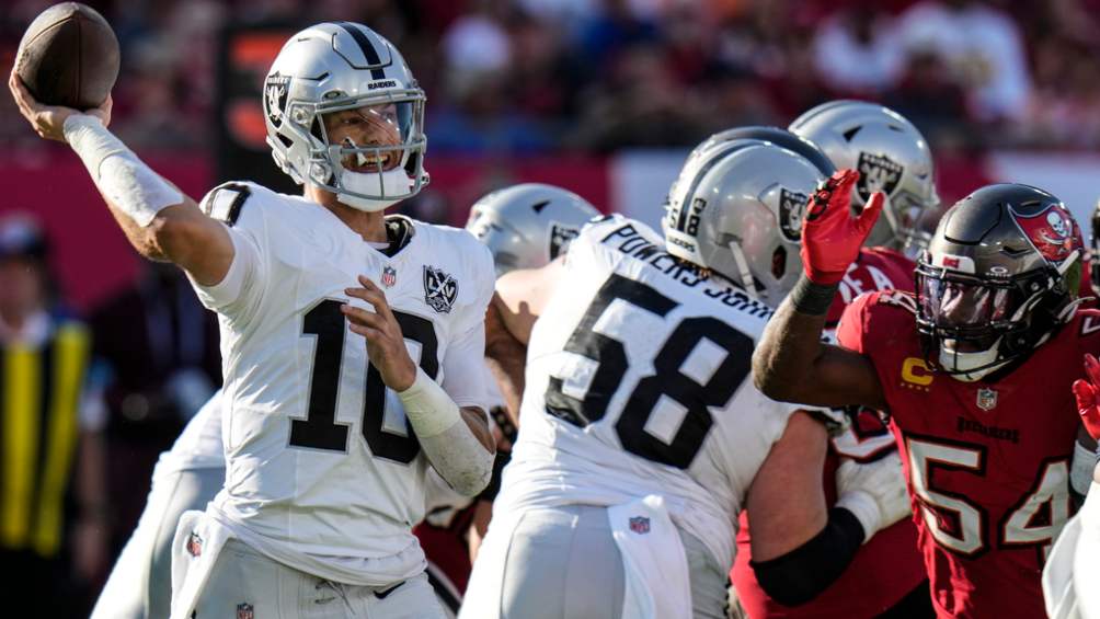 Raiders jugará con su tercer QB por lo que resta de la temporada