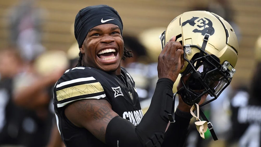 Travis Hunter de Colorado gana Trofeo Heisman al mejor jugador de futbol universitario