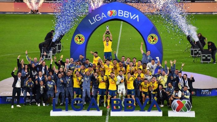 América levanta el trofeo del Apertura 2024