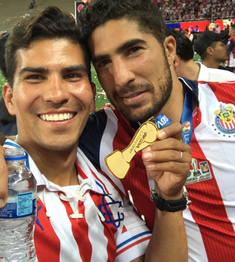 Antonio Pérez celebrando el último título de Chivas en 2017