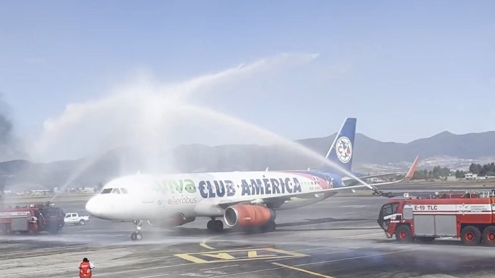 Aeropuerto Internacional de Toluca hace gran recibiendo al América por Tricampeonato