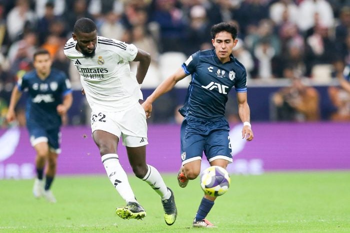 Elías Montiel en la Final de la Copa Intercontinental contra Real Madrid