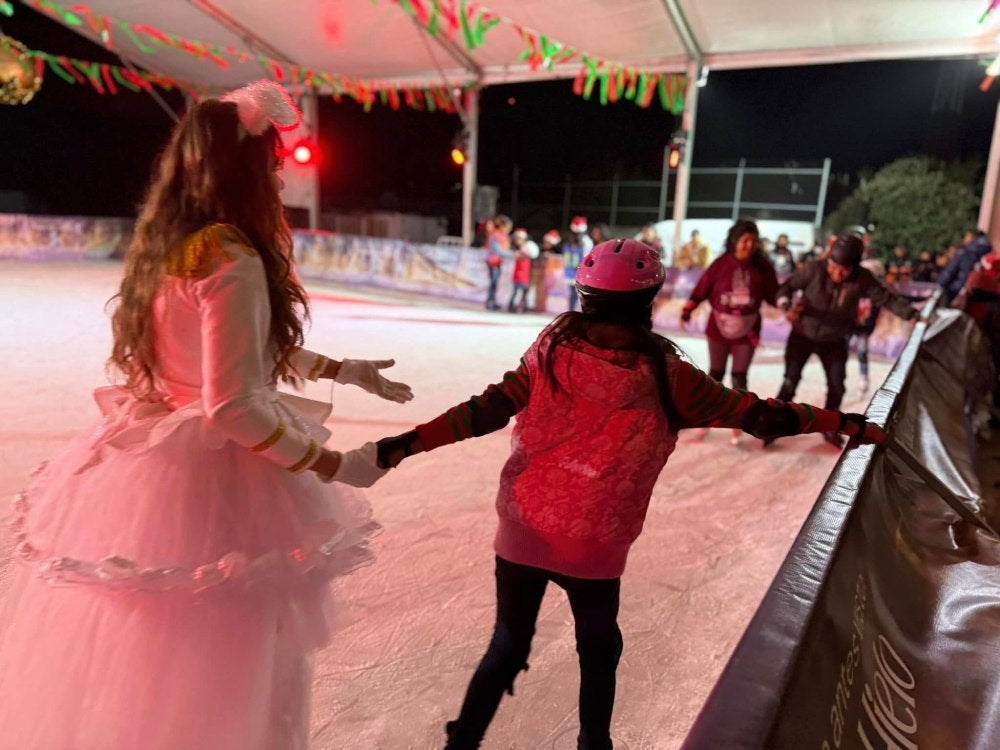 Las pistas de hielo están por todas la alcaldías.