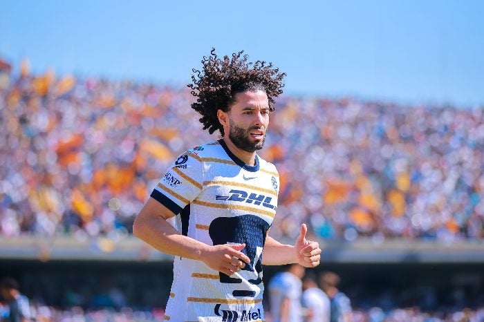 César Huerta en un partido