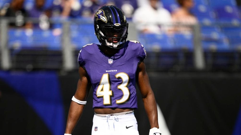 ¡Terrible susto! Justice Hill sufre grave conmoción en duelo entre Ravens y Steelers