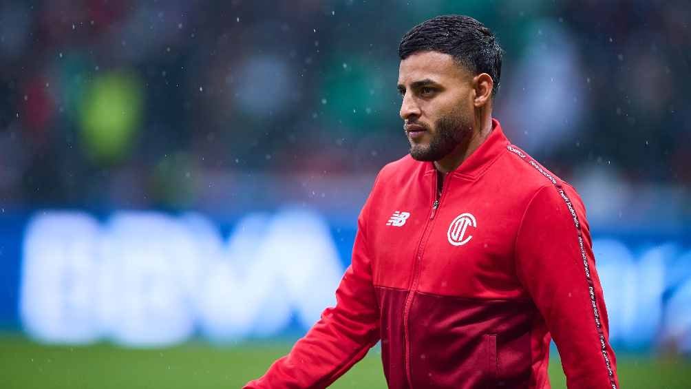 Turco Mohamed descarta salida de Alexis Vega a América