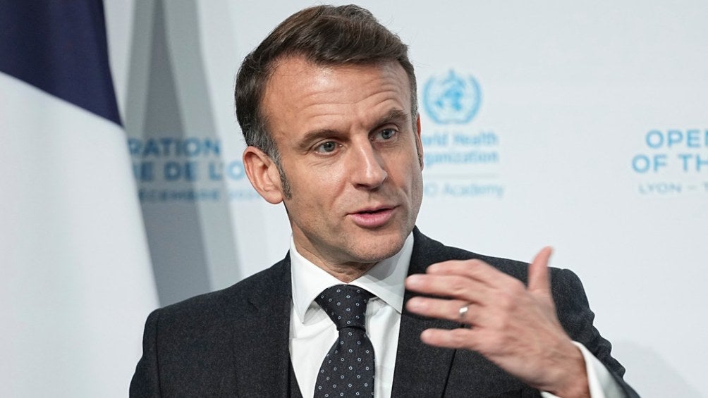 Emmanuel Macron vinculado a ser presidente de la FIFA al acabar su mandato en Francia