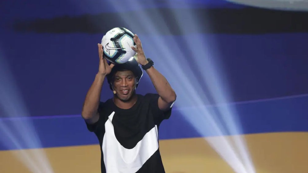 Ronaldinho elige al mejor jugador de todos los tiempos y ¡No es Messi!