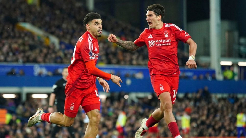 ¡Caballo negro! Nottingham Forest ya es segundo en la Premier League 