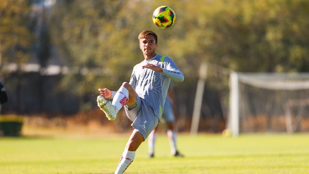 Necaxa en pretemporada vence a Gallos