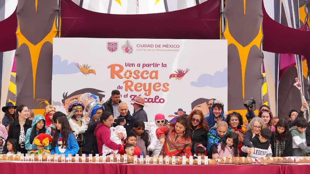 Parten Rosca de Reyes de 400 metros en el Zócalo de la CDMX