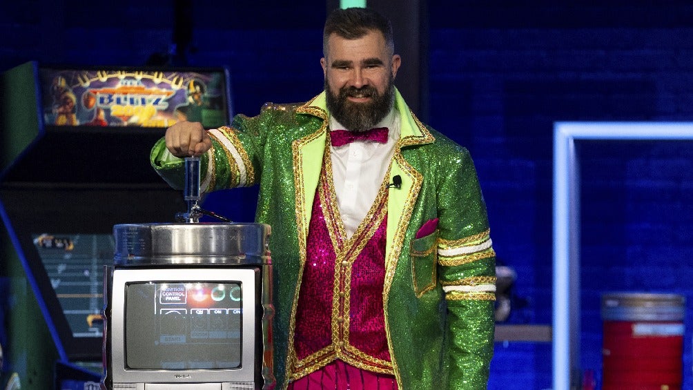 Jason Kelce debuta como presentador de TV